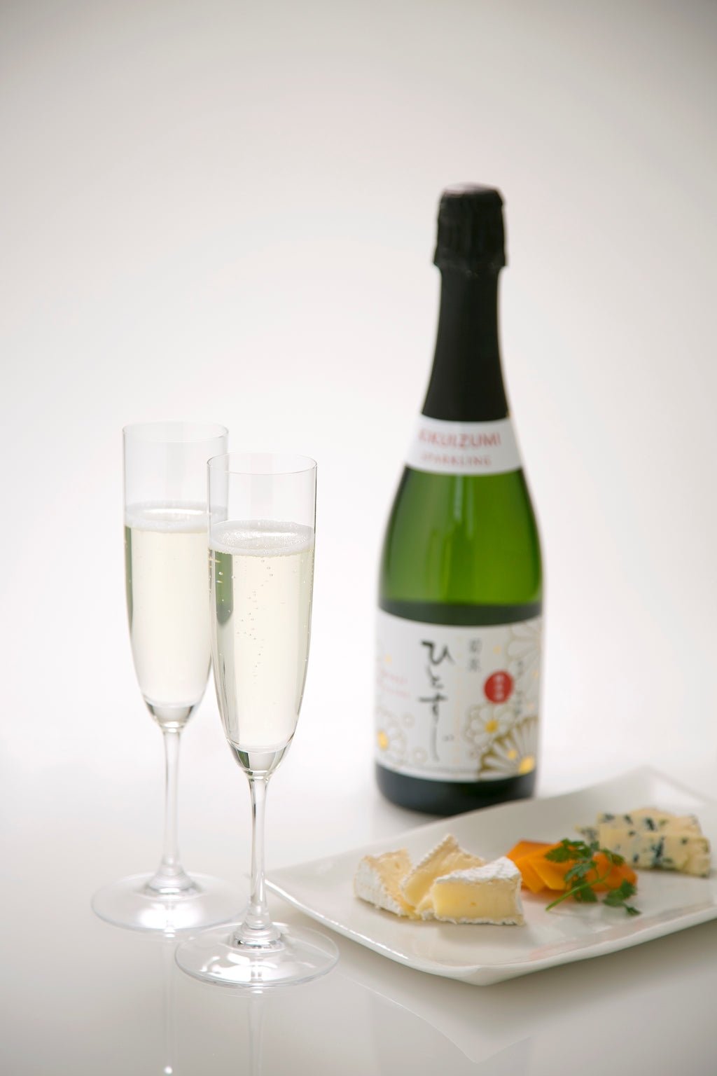 菊泉 ひとすじスパークリング (720ml)
